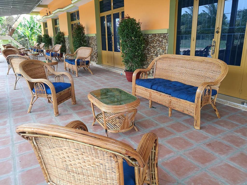 Nomads Guesthouse Кампот Екстериор снимка