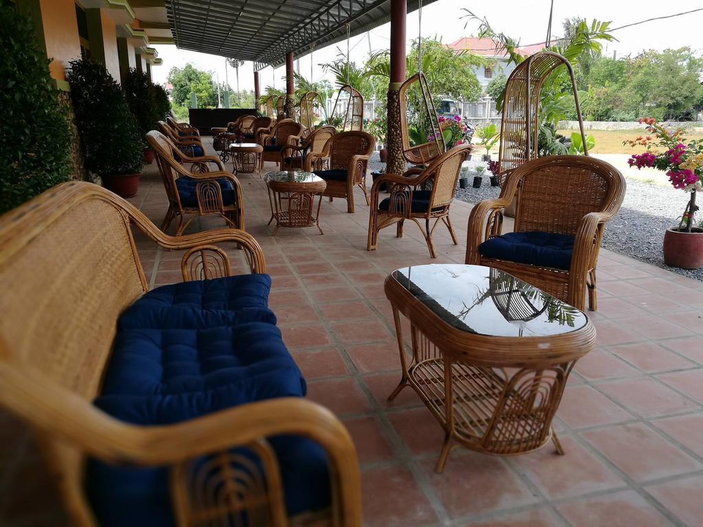 Nomads Guesthouse Кампот Екстериор снимка