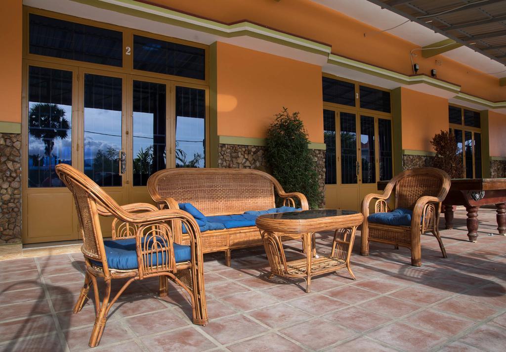 Nomads Guesthouse Кампот Екстериор снимка