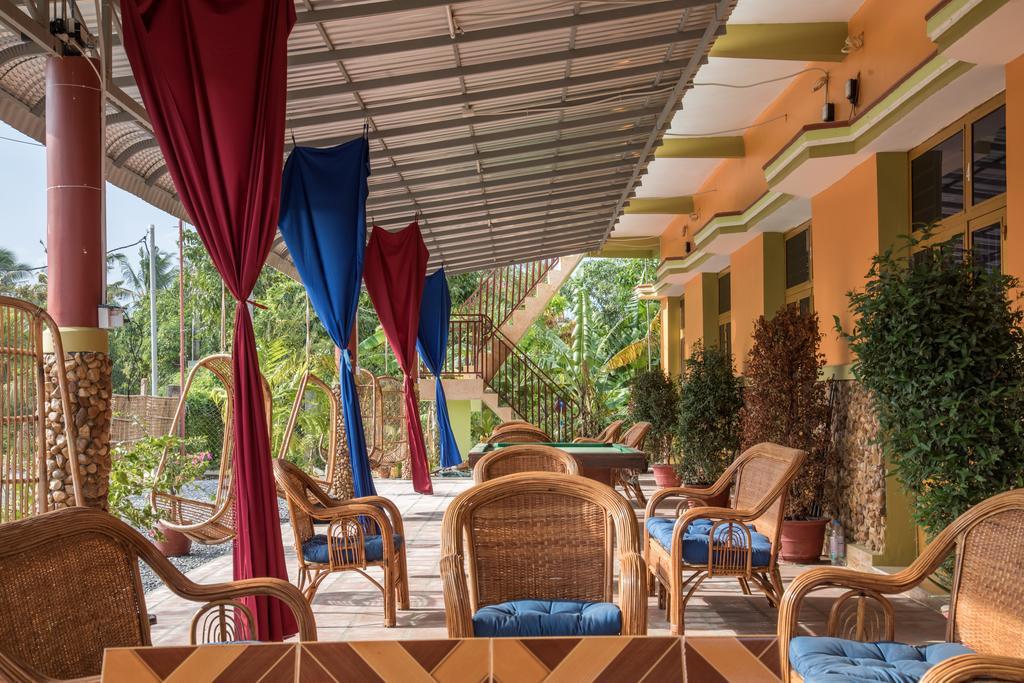 Nomads Guesthouse Кампот Екстериор снимка