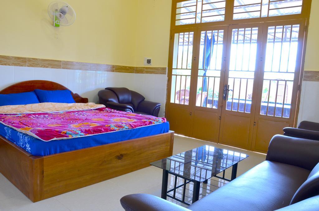 Nomads Guesthouse Кампот Екстериор снимка
