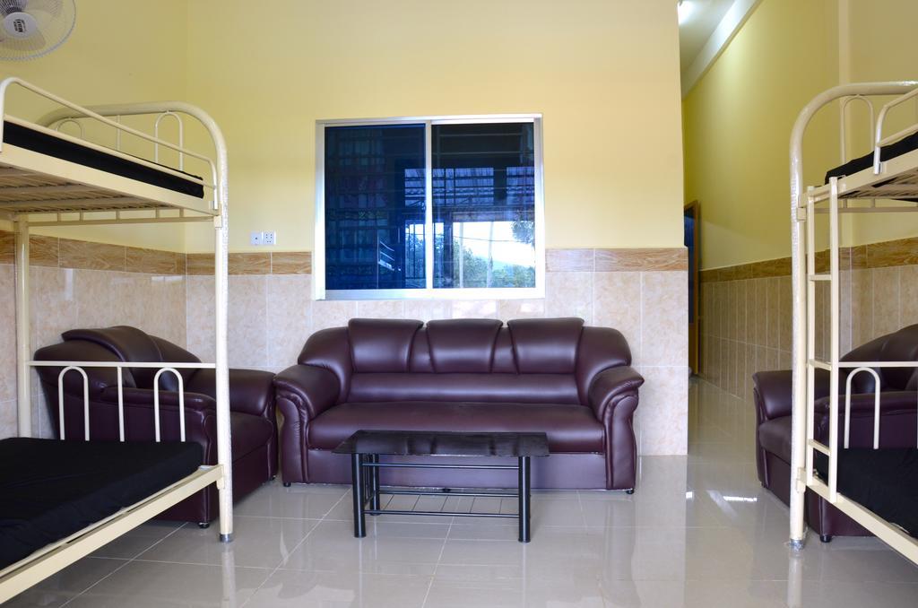 Nomads Guesthouse Кампот Екстериор снимка