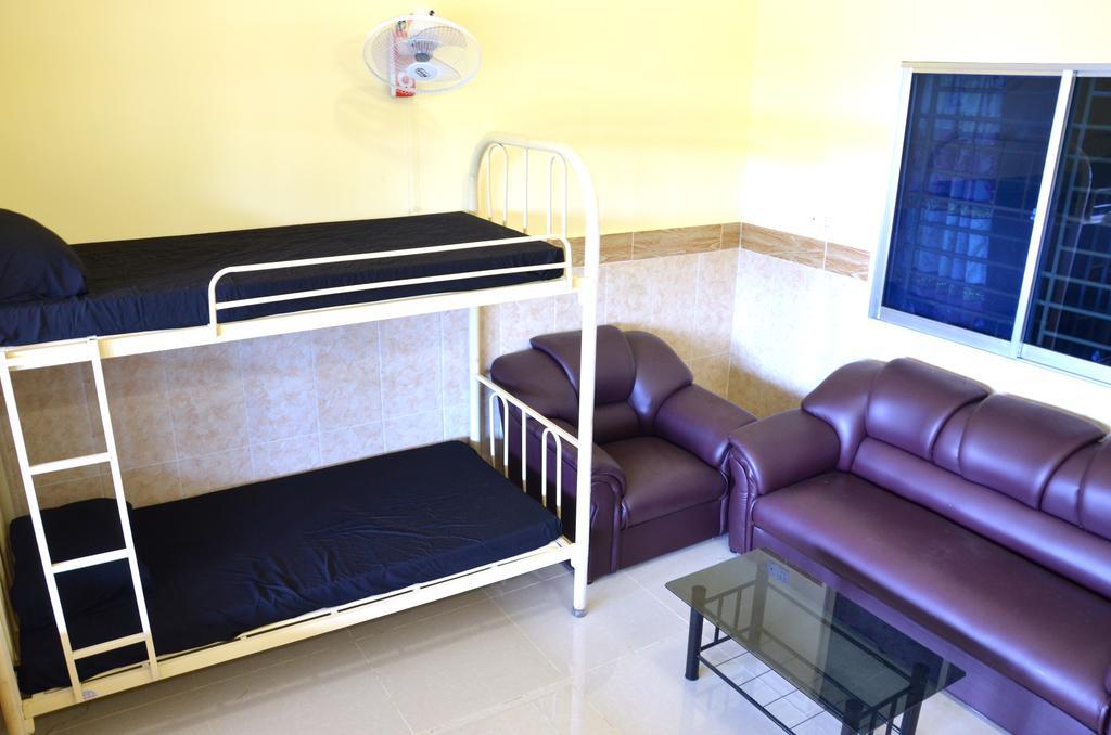 Nomads Guesthouse Кампот Екстериор снимка