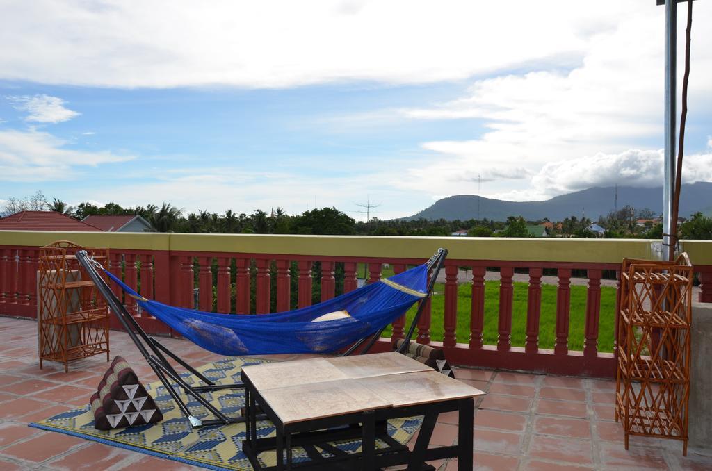Nomads Guesthouse Кампот Екстериор снимка